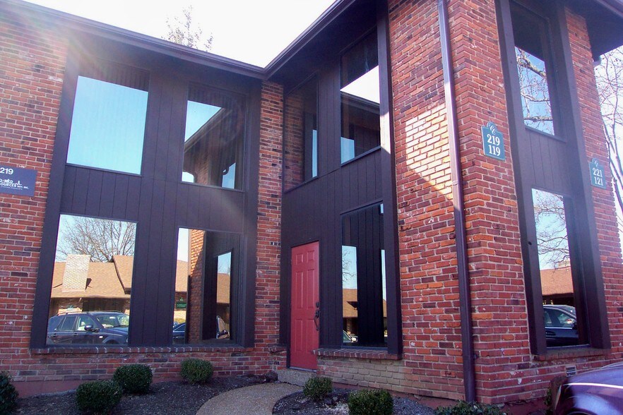 119121 Clarkson Executive Park, Chesterfield, MO 63017