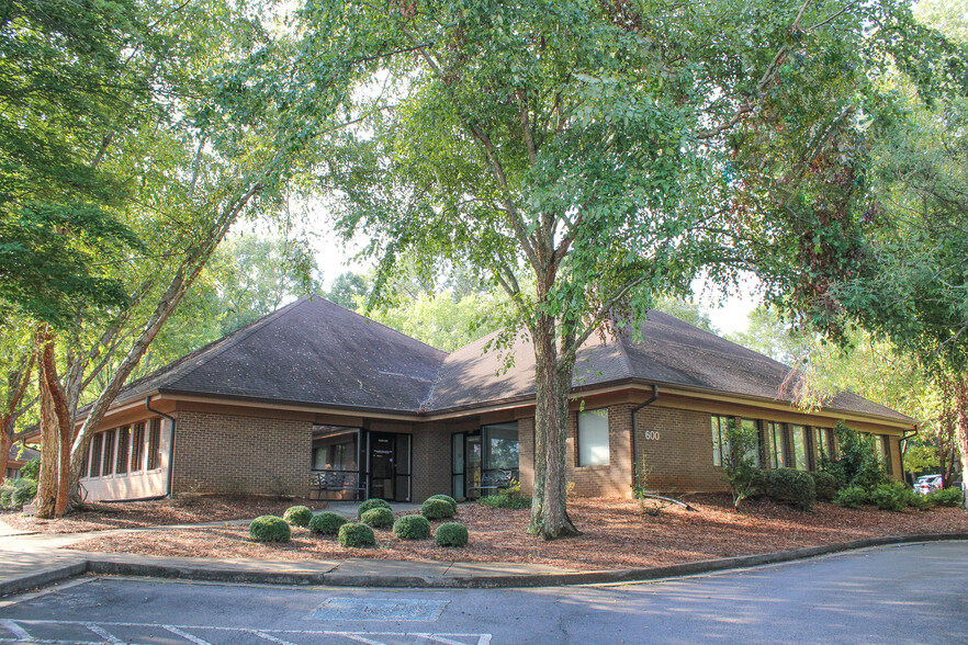 700 Sunset Dr, Athens, GA for lease - Building Photo - Image 1 of 13