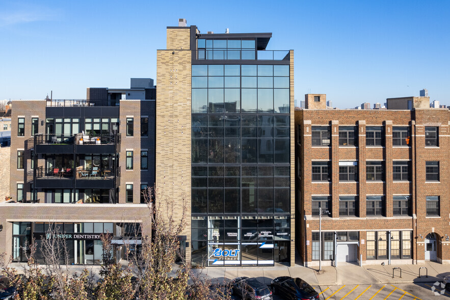 4545 N Ravenswood Ave, Chicago, IL for lease - Building Photo - Image 1 of 5