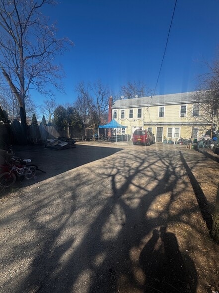 50 Laurel Ave, Hempstead, NY for sale - Building Photo - Image 3 of 3