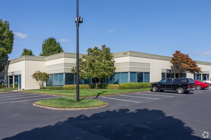 PDX Junction portfolio of 4 properties for sale on LoopNet.com - Primary Photo - Image 2 of 4