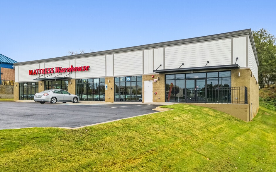 5326 Wade Hampton Blvd, Taylors, SC for sale - Building Photo - Image 3 of 4