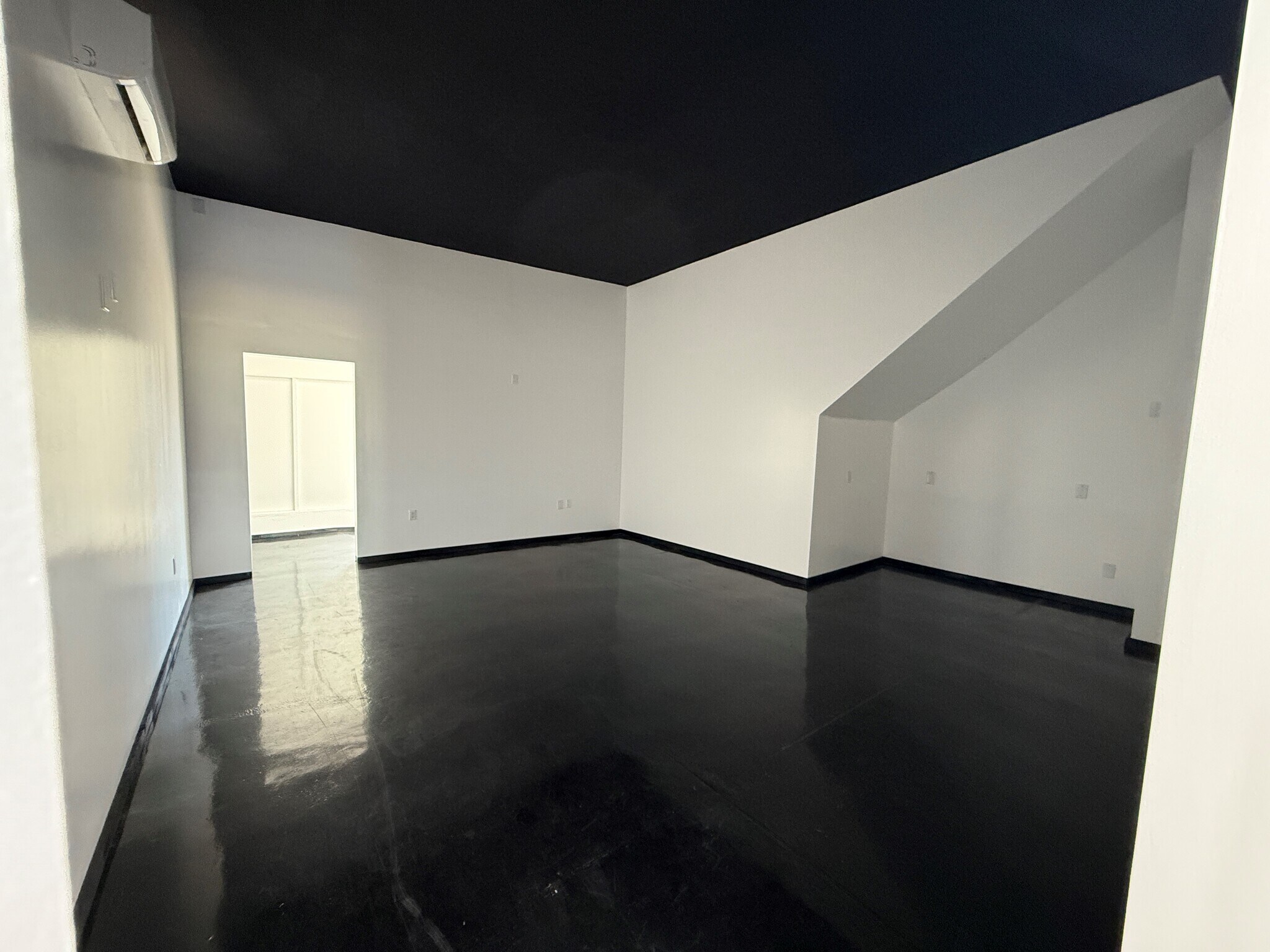 4405-4407 1/2 W Jefferson Blvd, Los Angeles, CA for lease Interior Photo- Image 1 of 5