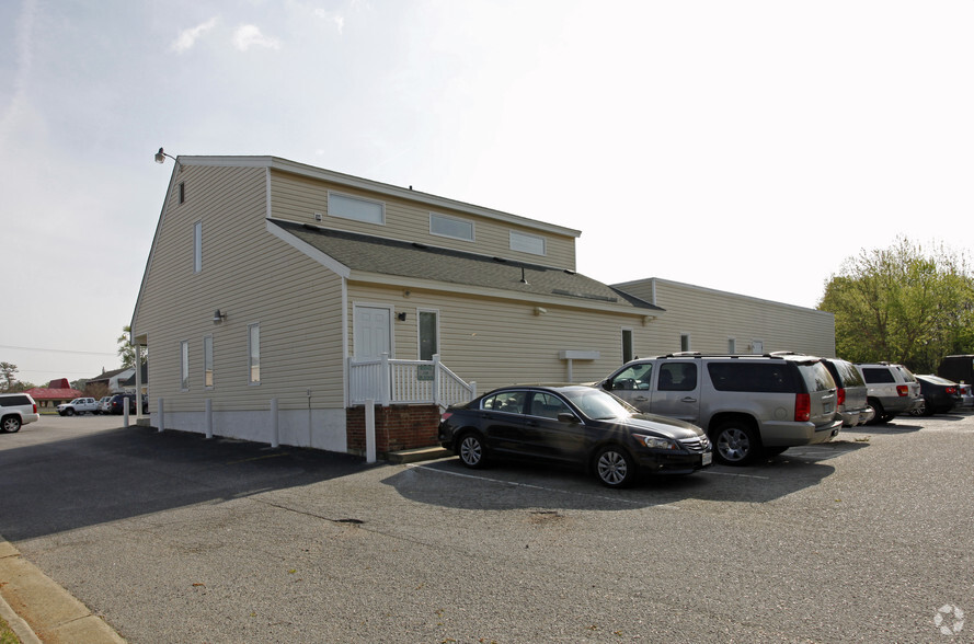 3105 Western Branch Blvd, Chesapeake, VA for lease - Building Photo - Image 3 of 5