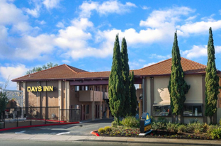 Days Inn by Wyndham Pinole Berkeley - Convenience Store