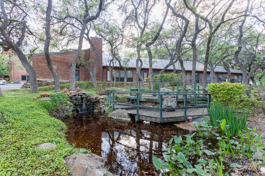 8600 Wurzbach Rd, San Antonio, TX for lease - Building Photo - Image 2 of 10