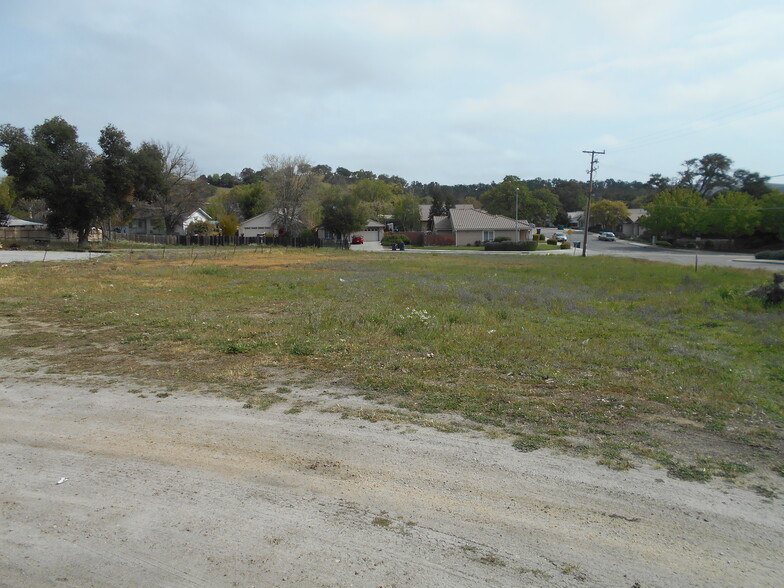 8201-8293 Cascada Rd, Atascadero, CA for sale - Building Photo - Image 2 of 14