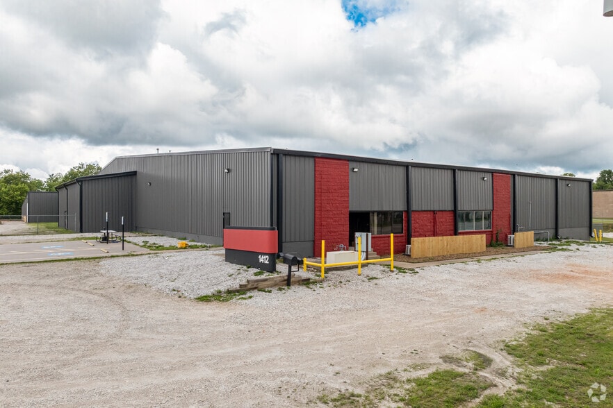 1412 S 1st St, Rogers, AR for lease - Primary Photo - Image 1 of 15