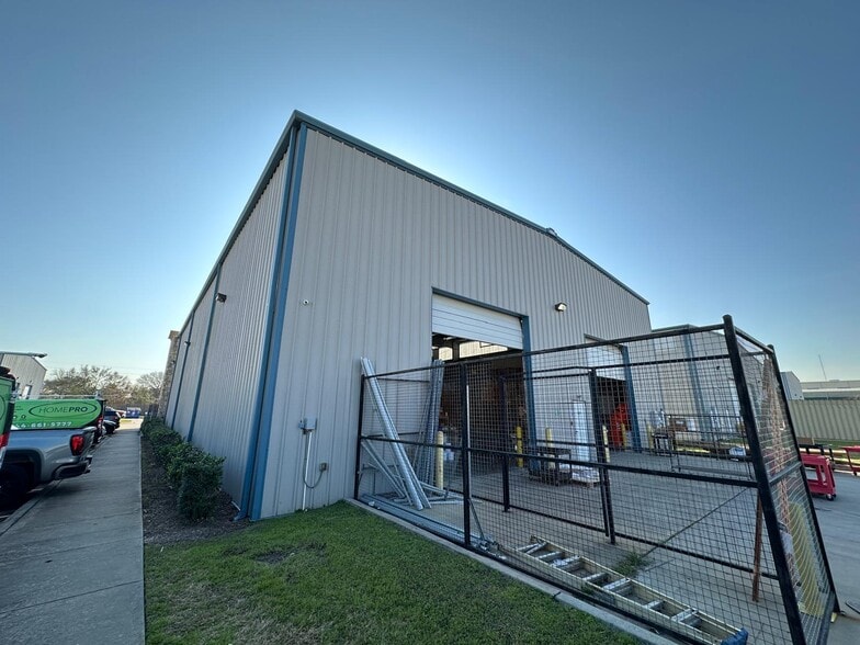 8638 Fairbanks N Houston Rd, Houston, TX for lease - Building Photo - Image 3 of 8