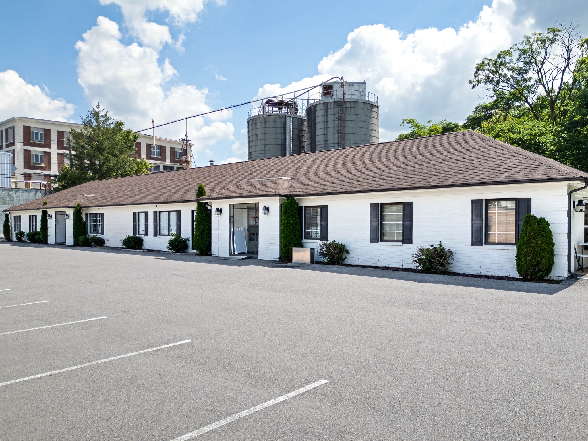 741 Madison St, Clarksville, TN for lease Building Photo- Image 1 of 7