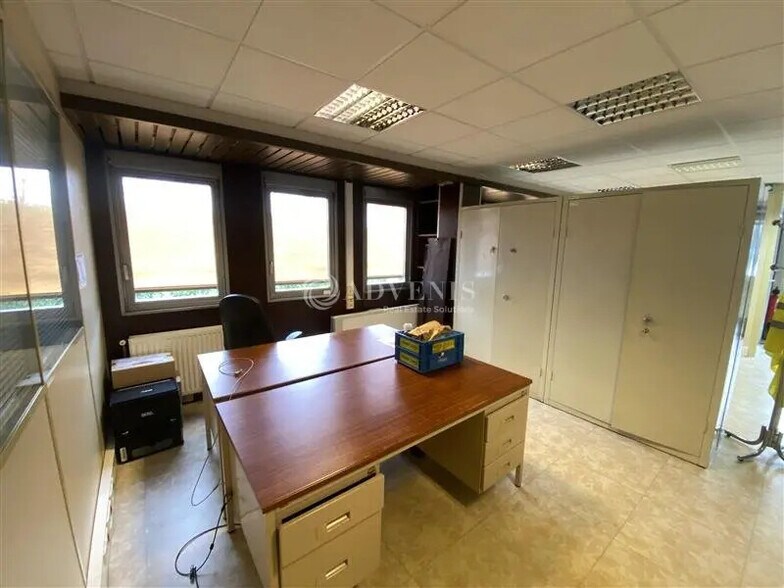 Office in Chennevières-sur-Marne for lease - Interior Photo - Image 2 of 7