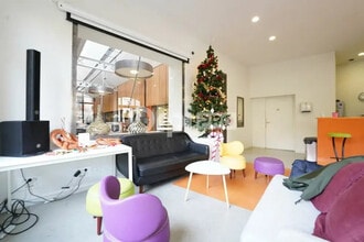 51 Montée De La Grande Côte, Lyon for lease Interior Photo- Image 1 of 8