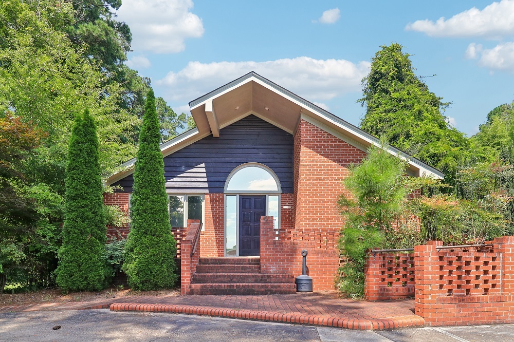 1007 Carthage St, Sanford, NC for sale Primary Photo- Image 1 of 26