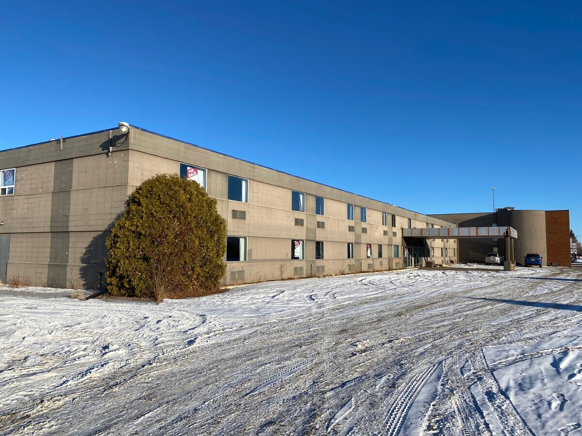 5207 50 Ave, Bonnyville, AB T9N 1Y2