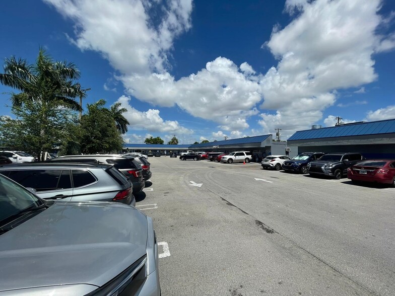 1050-1090 E 8th Ave, Hialeah, FL for lease - Building Photo - Image 2 of 10