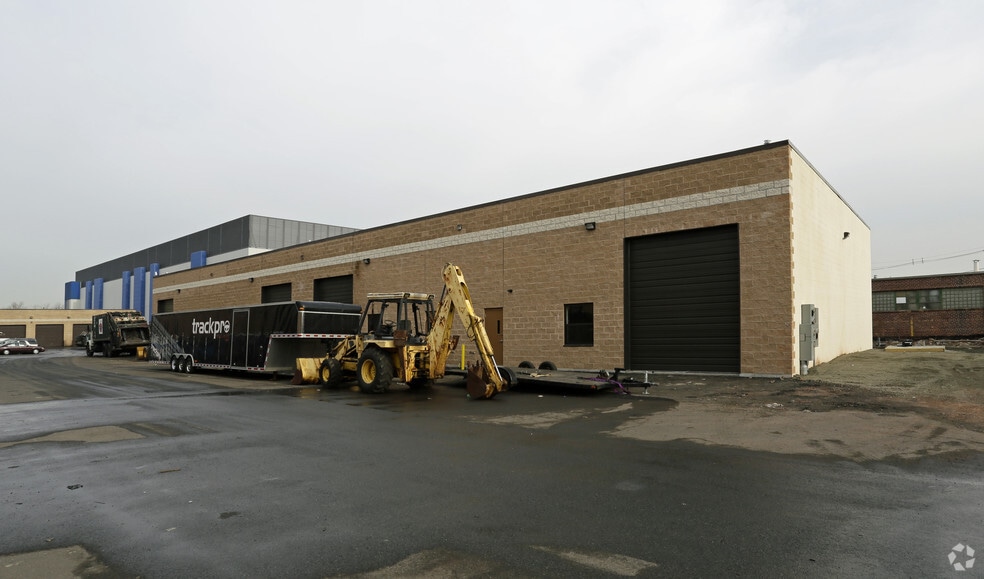 411 River Rd, Clifton, NJ for sale - Primary Photo - Image 1 of 1