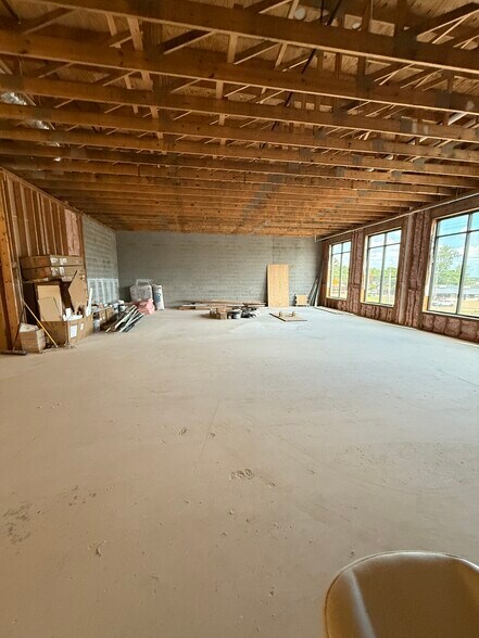 499 S Gloster St, Tupelo, MS for lease - Interior Photo - Image 3 of 10