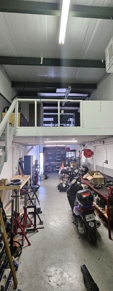 1133 Industrial Blvd, Naples, FL for lease - Interior Photo - Image 3 of 3