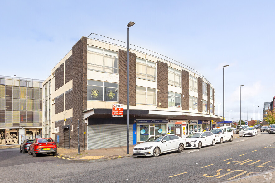 Effingham Sq, Rotherham for lease - Primary Photo - Image 1 of 3