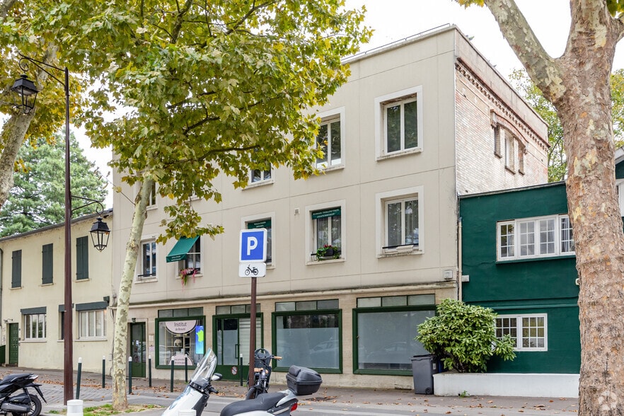21 Boulevard Du Parc, Neuilly-sur-Seine for sale - Building Photo - Image 2 of 16