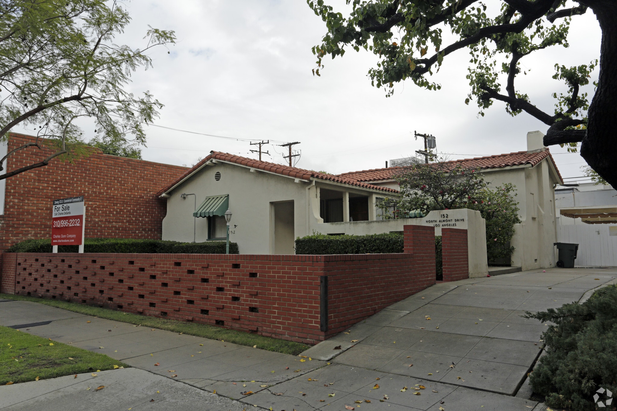 152 N Almont Dr, West Hollywood, CA for lease Primary Photo- Image 1 of 3