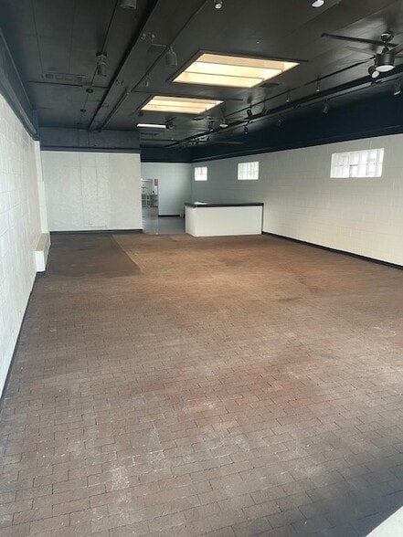 429 McHenry Ave, Modesto, CA for lease - Building Photo - Image 2 of 8