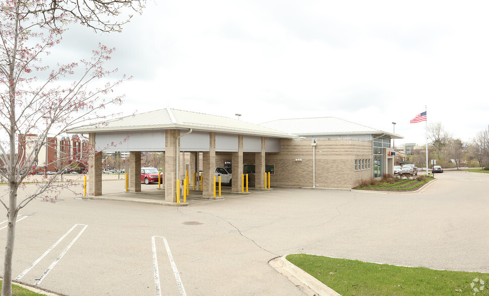 19450 Haggerty Rd, Livonia, MI for lease - Building Photo - Image 3 of 4