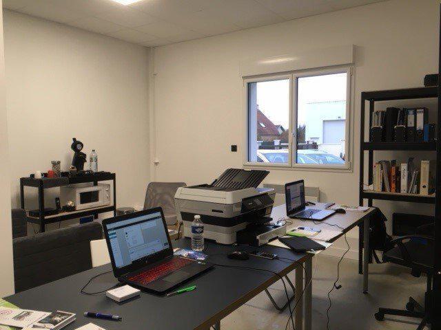 Flex in Sennecey-lès-Dijon for lease - Interior Photo - Image 1 of 4