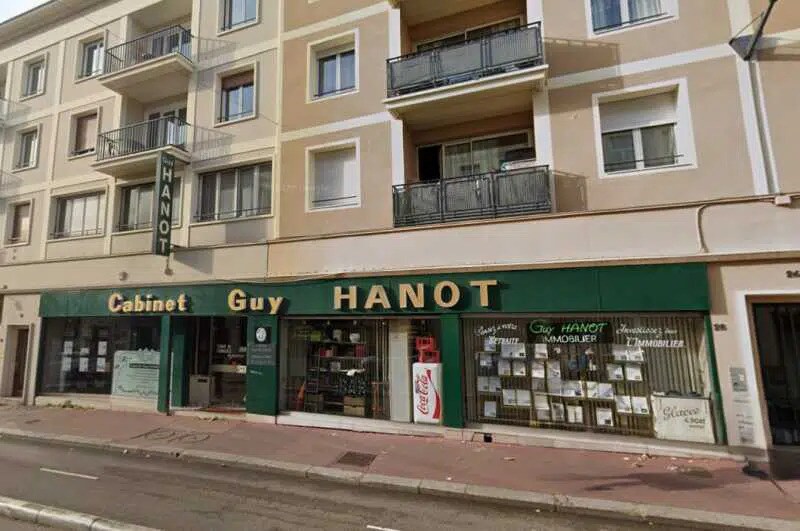 Retail in Rouen for lease Building Photo- Image 1 of 2