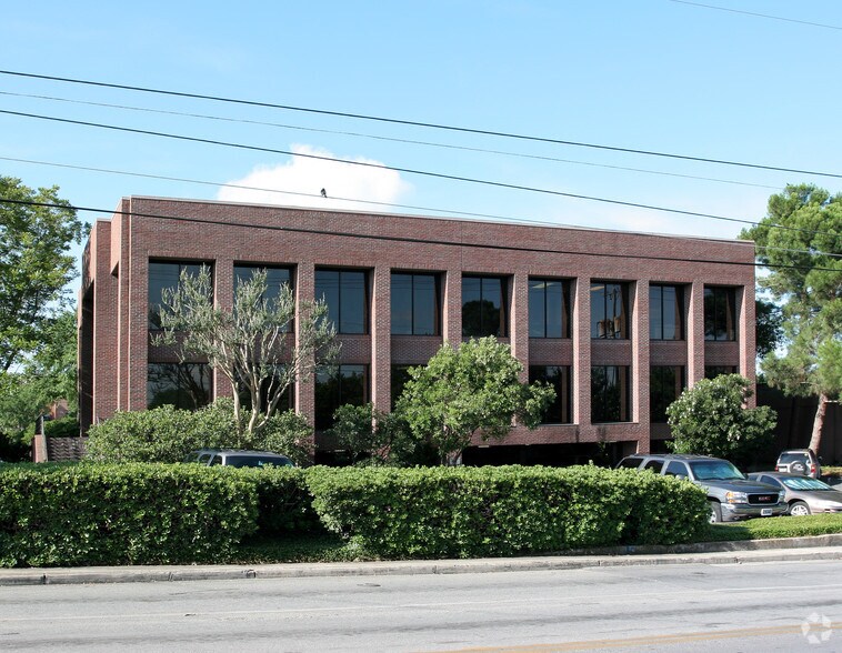 7979 Broadway St, San Antonio, TX for lease - Building Photo - Image 3 of 8