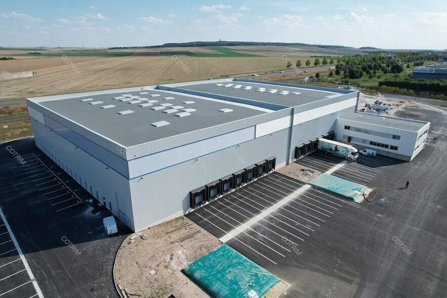 Industrial in Reims for lease - Building Photo - Image 2 of 5