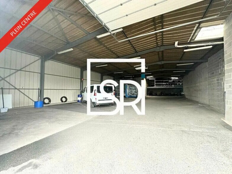 Industrial in Issoire for lease - Building Photo - Image 3 of 12