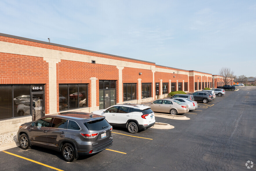 440 Quadrangle Dr, Bolingbrook, IL for lease - Building Photo - Image 1 of 5