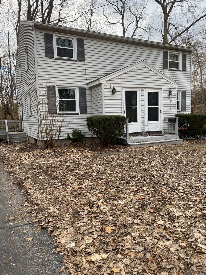 747 Liberty St, Penfield, NY 14526