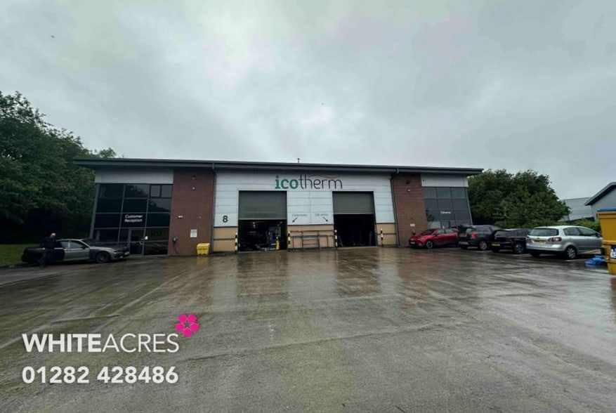 Mercer Way, Blackburn for lease - Primary Photo - Image 1 of 1