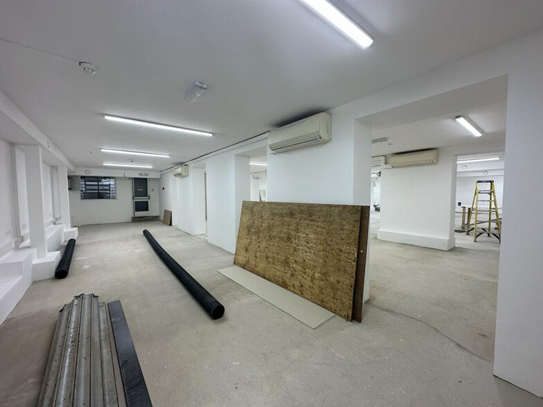 54 Goldhawk Rd, London for lease - Interior Photo - Image 2 of 3