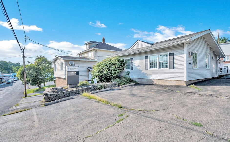 409 Davis St, Clarks Summit, PA for sale Building Photo- Image 1 of 1