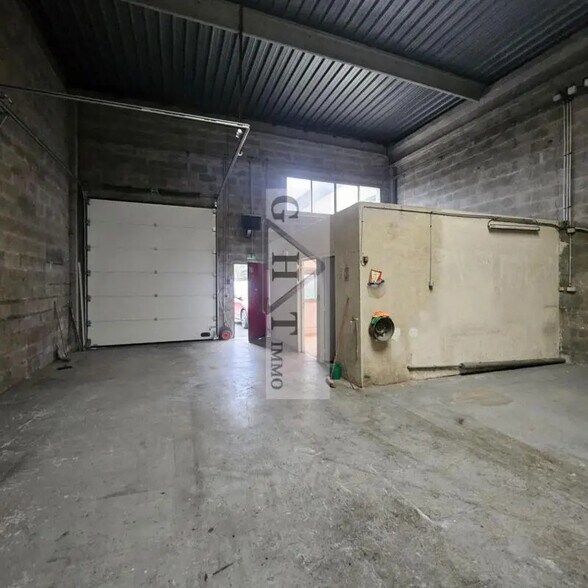 Office in Valenton for lease - Interior Photo - Image 2 of 5