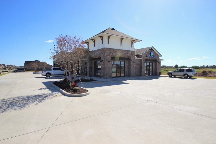 100 Sabal Palms Row, Youngsville, LA for lease - Building Photo - Image 3 of 4