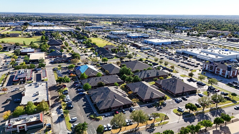1006 24th Ave NW, Norman, OK for sale - Building Photo - Image 3 of 67