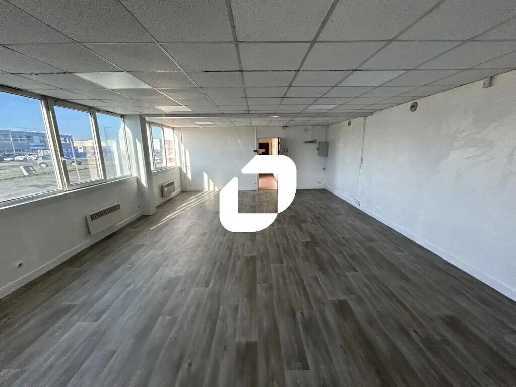 Location Bureaux 50 m² à 243 m² - Photo 1