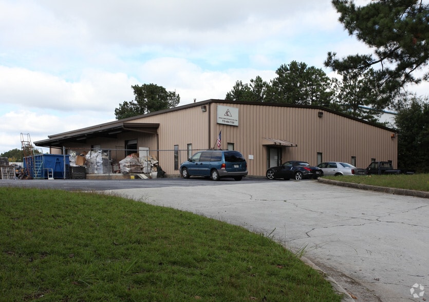 6740 Tribble St, Lithonia, GA for sale - Primary Photo - Image 2 of 13