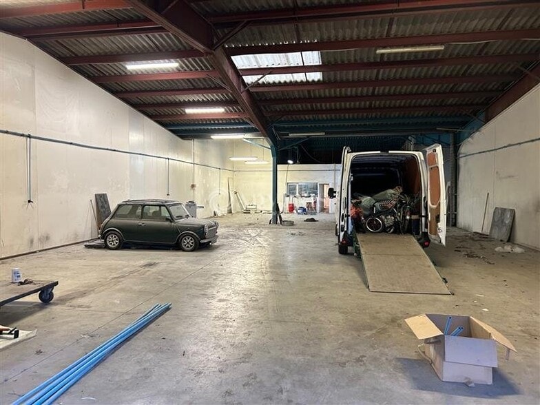Flex in Saint-Avertin for lease - Interior Photo - Image 2 of 7