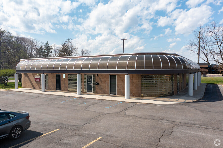 43750 Woodward Ave, Bloomfield Hills, MI for lease - Building Photo - Image 1 of 7