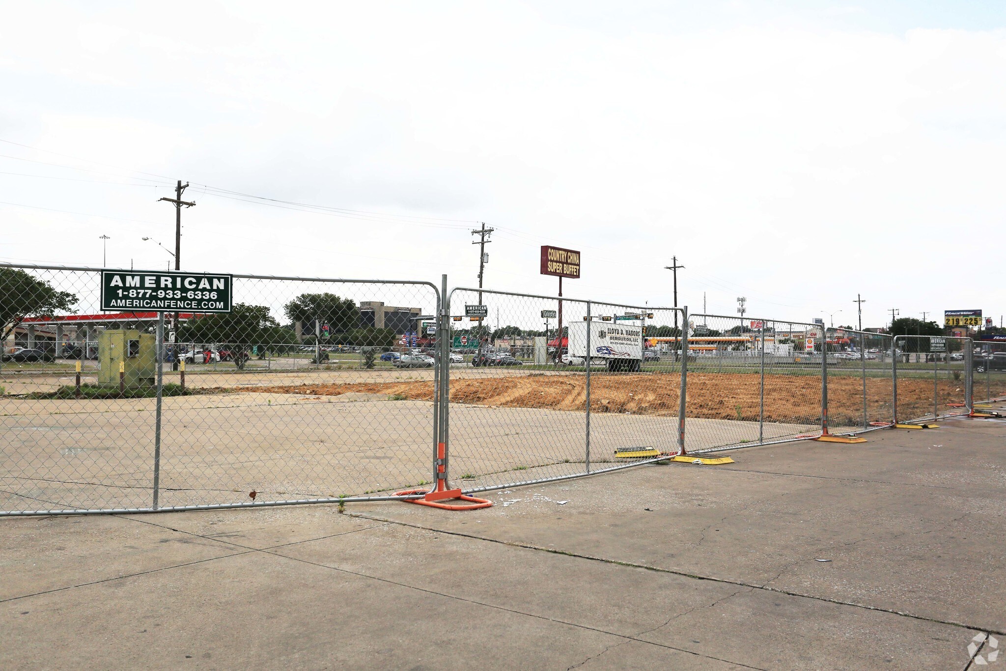 5757 N Jim Miller Rd, Dallas, TX for sale Primary Photo- Image 1 of 1