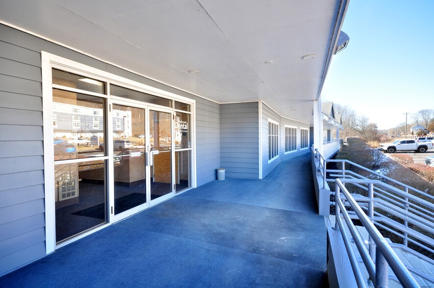 75 Berlin Rd, Cromwell, CT for sale - Building Photo - Image 3 of 47