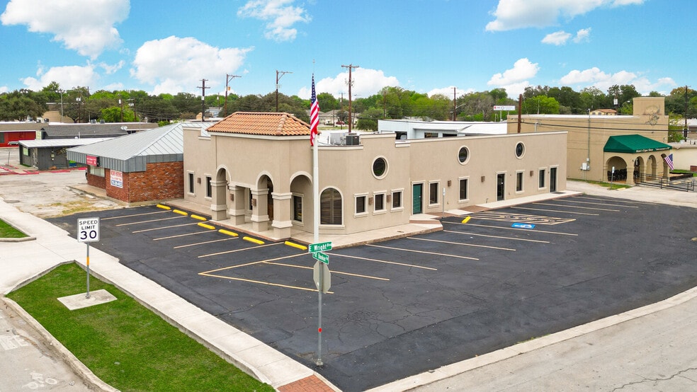 404 Pat Booker Rd, Universal City, TX 78148