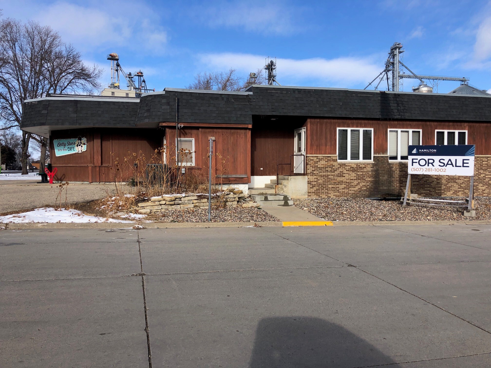 301 N Main St, Pine Island, MN 55963