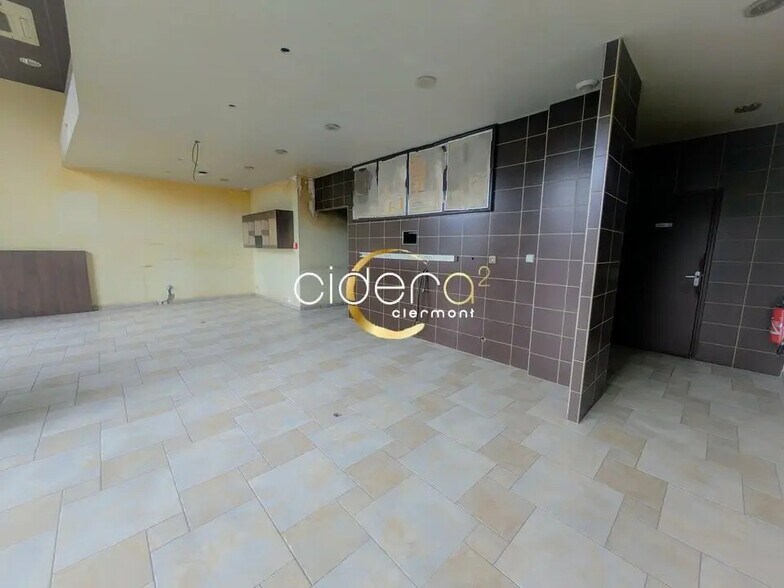 Retail in Clermont-Ferrand for lease - Interior Photo - Image 3 of 4