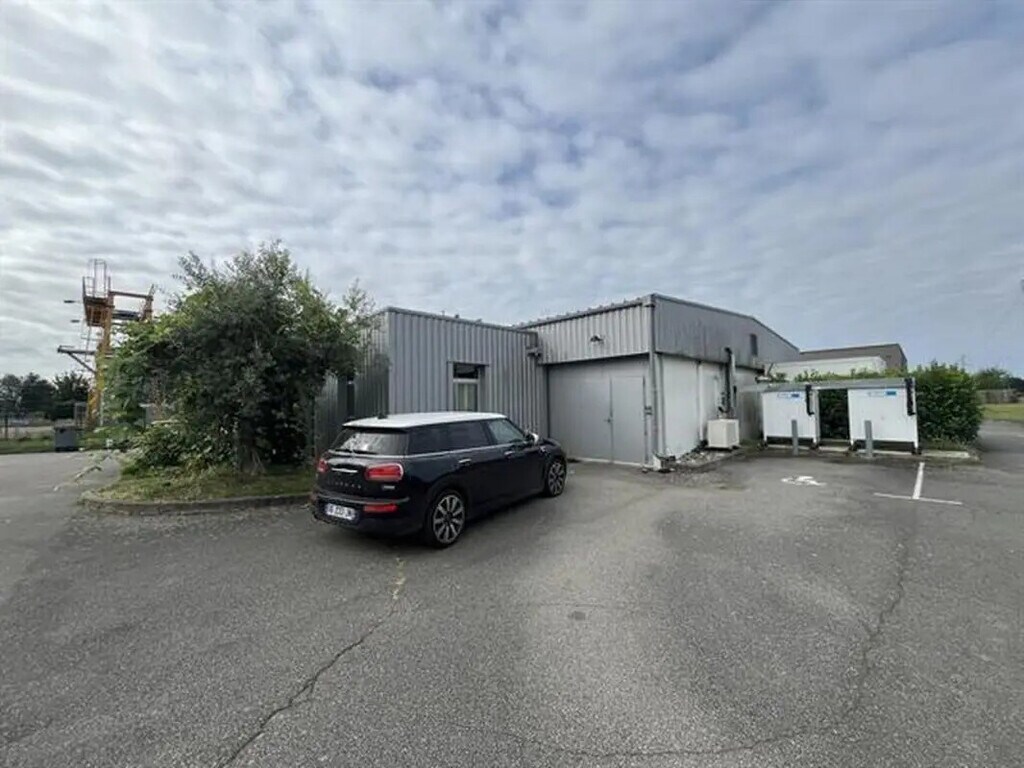 Vente Local d'activités 370 m² - Photo 1